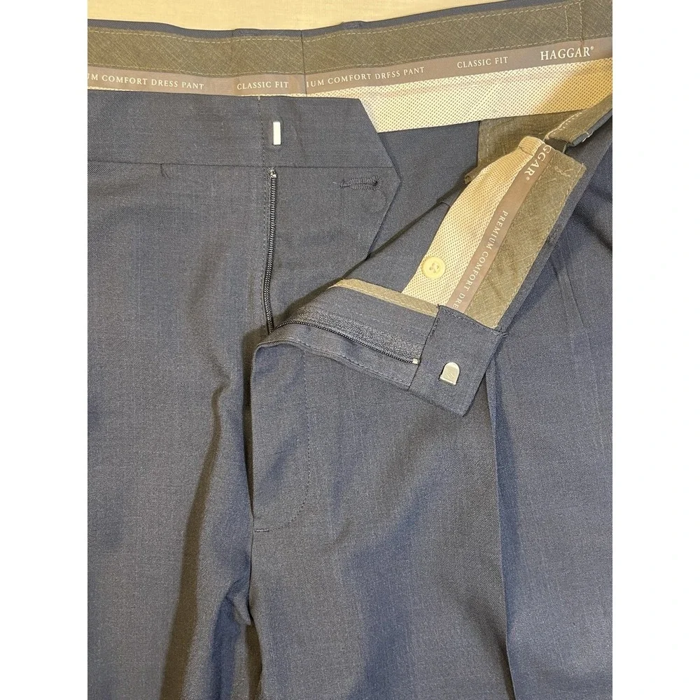 Haggar Men's Premium Comfort Dress Pants 42x30 Navy Classic Fit Stretch